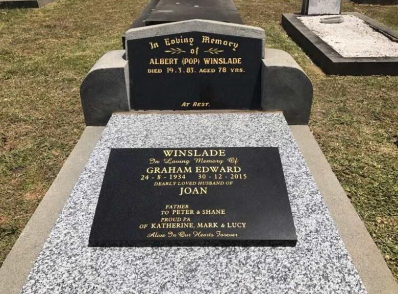 Custom headstone, Mornington Cemetery