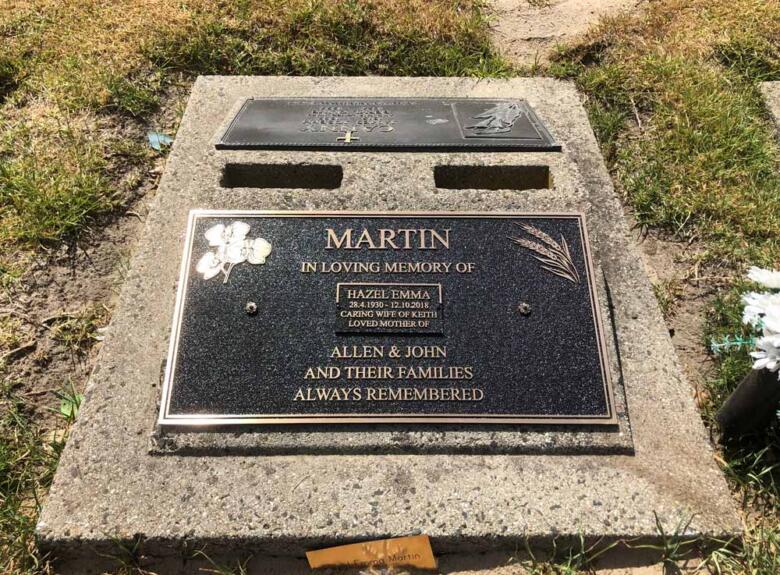 Geelong West bronze plaque